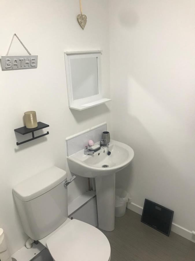 Modern And Bright Home In Quiet And Central Area Inverness Bagian luar foto